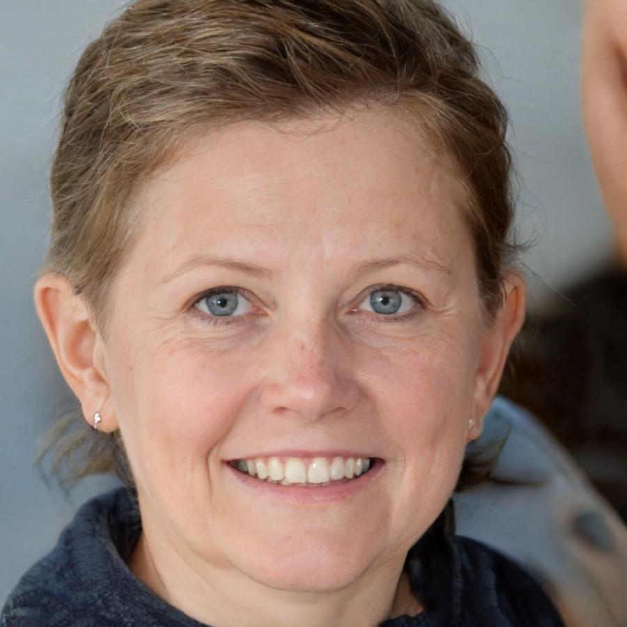 Ayşe Demir - UX Tasarımcı